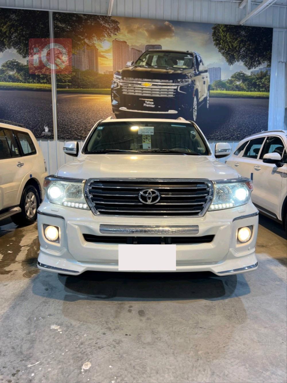 تۆیۆتا لاند کروزەر